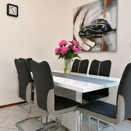 Apartment In Murter